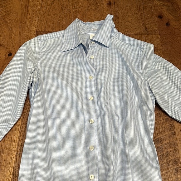 J.Crew Women’s Light Blue Button Down Shirt Size 2 - Picture 2 of 6